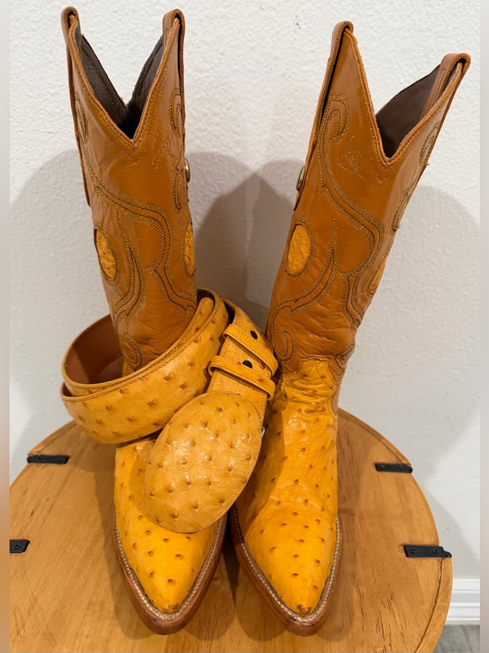 DOS DE ORO Women’s Ostrich Leather Cowboy Boots with Matching Belt size 4.5 W